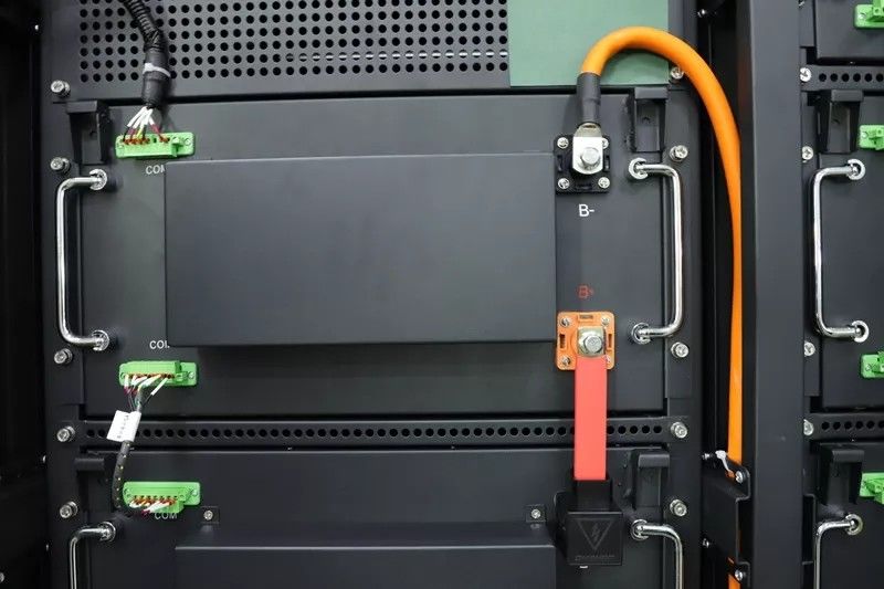 Dostosowany głęboki cykl wysokiego napięcia 20 kWh 30 kWh litowo-jonowy Lifepo4 Szafka na baterie słoneczne